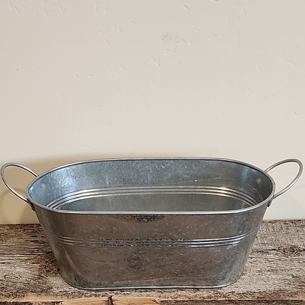 Oval Tub with Handles
